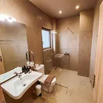 Mani Luxury And In With Private Pools Гитион