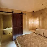 Mani Luxury And In With Private Pools Отель Гитион