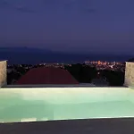 Отель Mani Luxury And In With Private Pools *