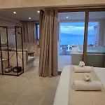 Mani Luxury And In With Private Pools Отель