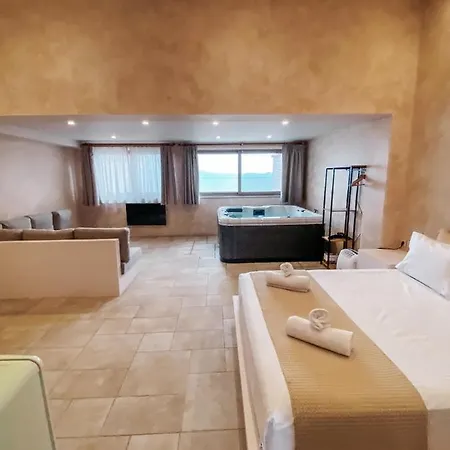 Mani Luxury And In With Private Pools Hotel *