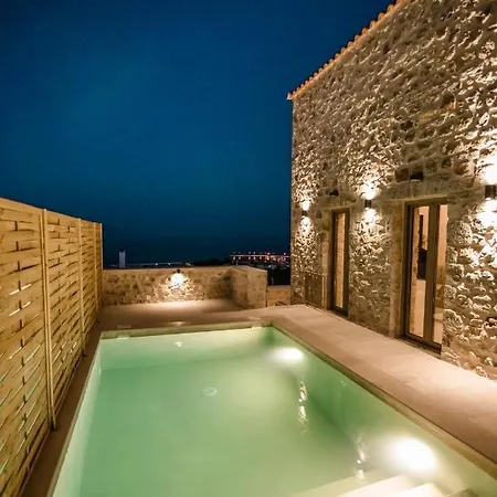 Mani Luxury And In With Private Pools Отель *