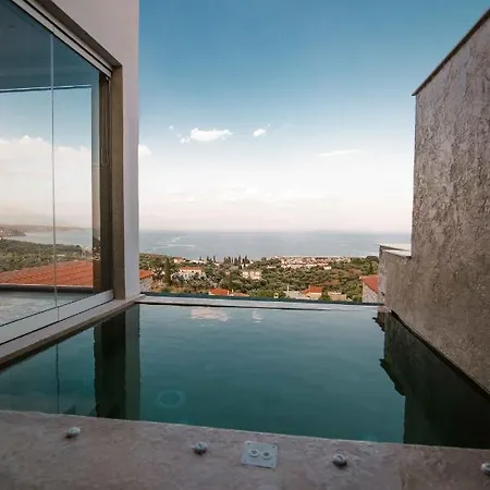 Отель Mani Luxury And In With Private Pools