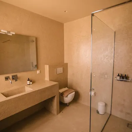 Отель Mani Luxury And In With Private Pools Гитион