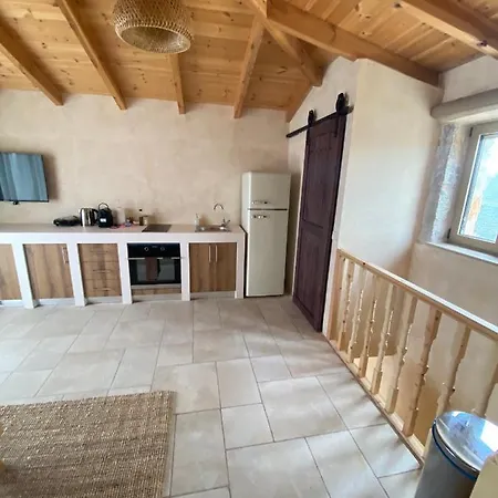 Отель Mani Luxury And In With Private Pools Гитион