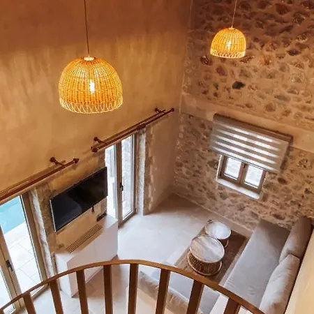 Mani Luxury And In With Private Pools Отель *